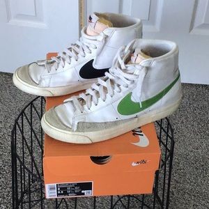 Nike Blazer Mid ‘77 VNTG, size 8, white, black & green, with original box.